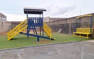 mao-de-obra-reeducanda-transforma-madeira-em-parquinho-para-abrigo-infantil-em-buritis